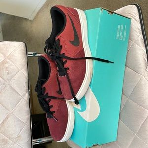 Nike kids shoes burgundy size 2Y